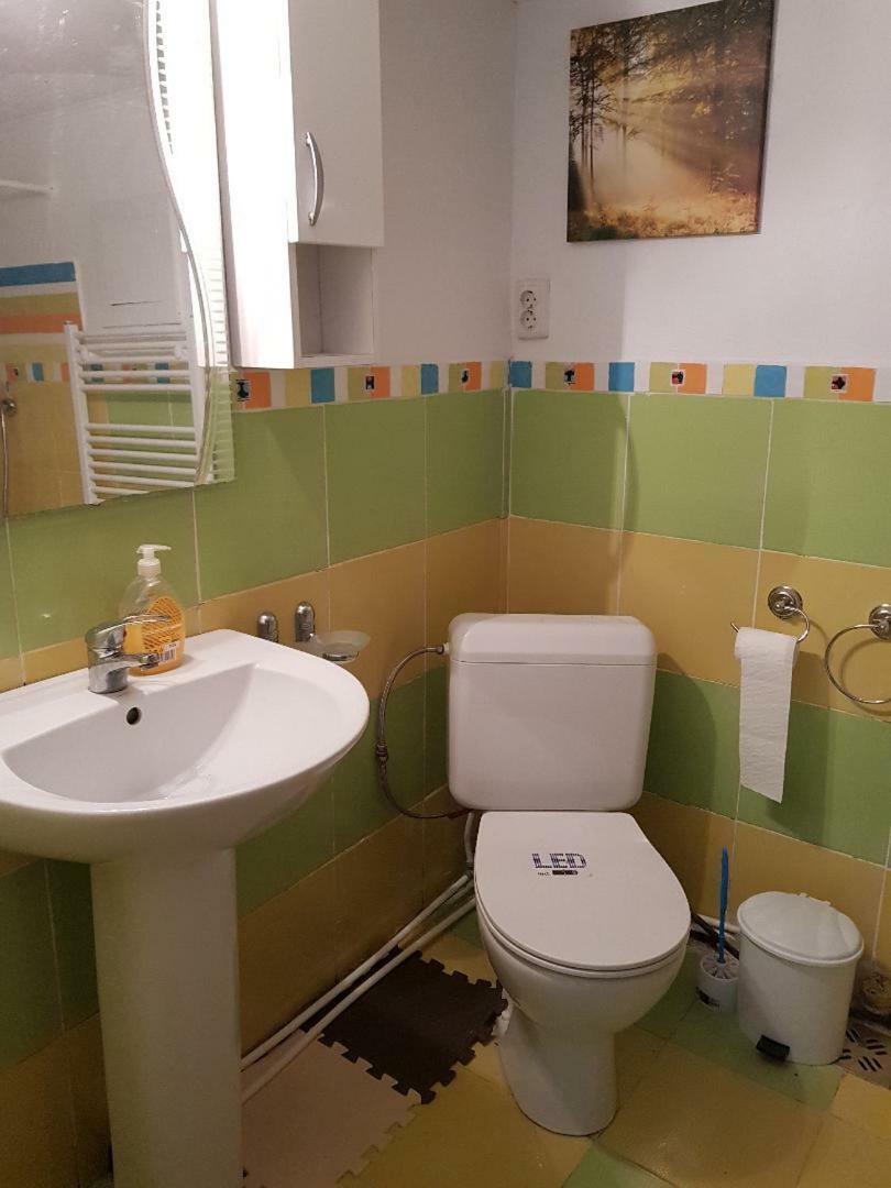 Yoyo Zurli Park Hotel Resita Bagian luar foto