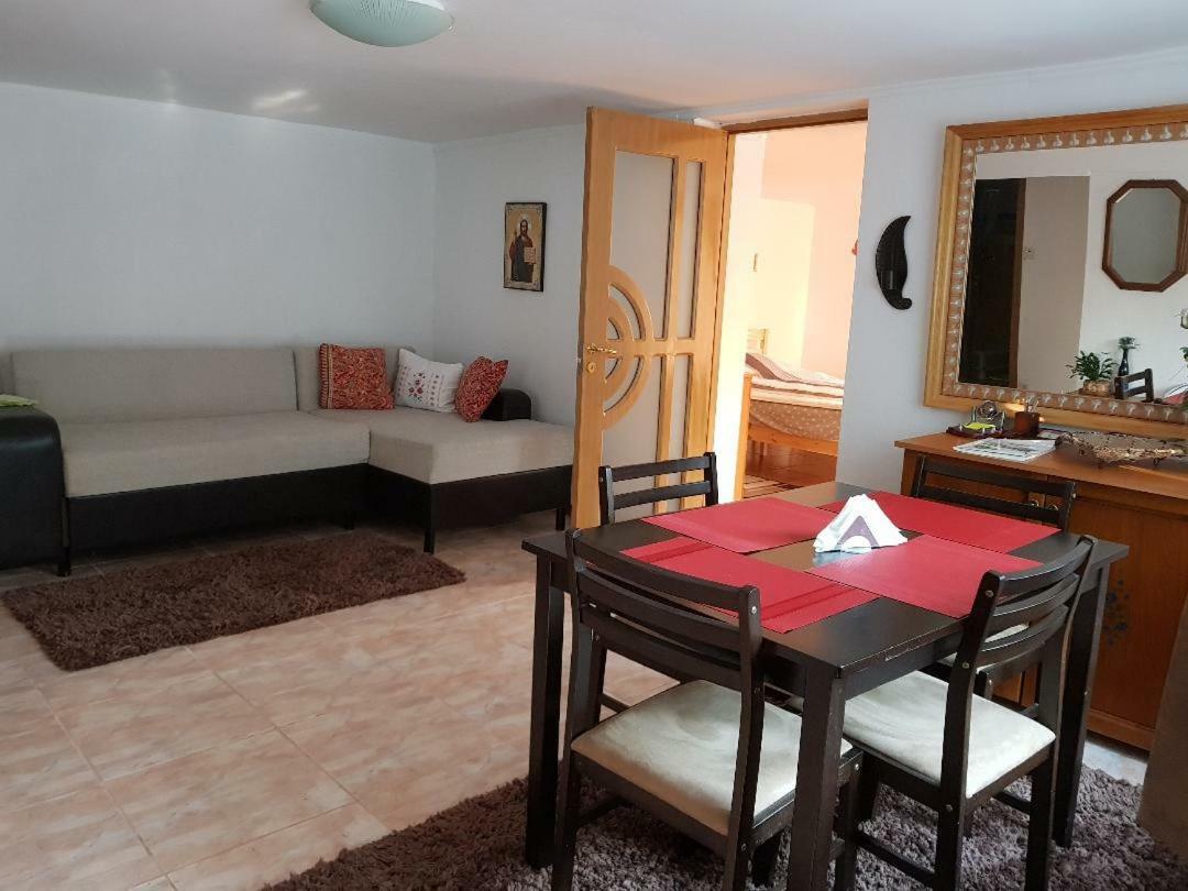 Yoyo Zurli Park Hotel Resita Bagian luar foto